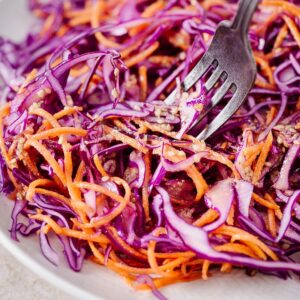 Idéale avec une salade de chou finement coupé, ou des carottes râpées, elle deviendra très vite un classique de votre cuisine.
