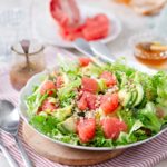 Salade d’hiver au Pamplemousse pour profiter encore un peu de cet agrume que j'adore avant la fin de la saison et vous donner des idées de recettes salées avec du pamplemousse