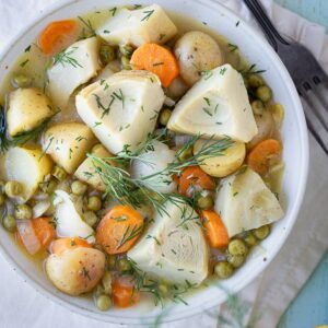 Cette recette d'Artichauts au citron à la grecque est l'une de mes préférées de déguster les légumes de printemps !