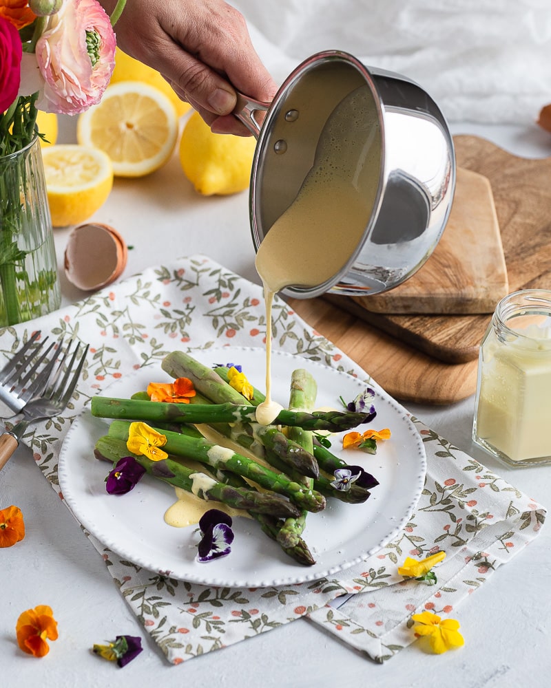 Qui est à la recherche d'une Sauce Hollandaise méthode facile et inratable ? Vous êtes au bon endroit !