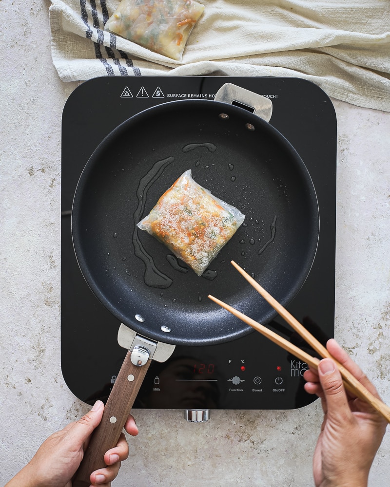 Ces beignets asiatiques faciles et croustillants vont changer votre vie ! Aucune technique de pliage à maitriser ! Et un résultat délicieux !
