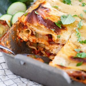 Ces petites lasagnes aux Courgettes Ricotta et Parmesan sont à la fois fondantes et gourmandes ! Tout ce qu'on attend d'un plat de lasagnes