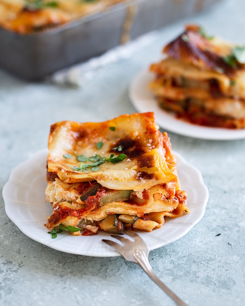 Ces petites lasagnes aux Courgettes Ricotta et Parmesan sont à la fois fondantes et gourmandes ! Tout ce qu'on attend d'un plat de lasagnes