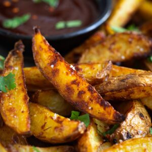 Vous cherchez une bonne recette de Potatoes au four sans liste d'ingrédients à rallonge ? Vous êtes au bon endroit !