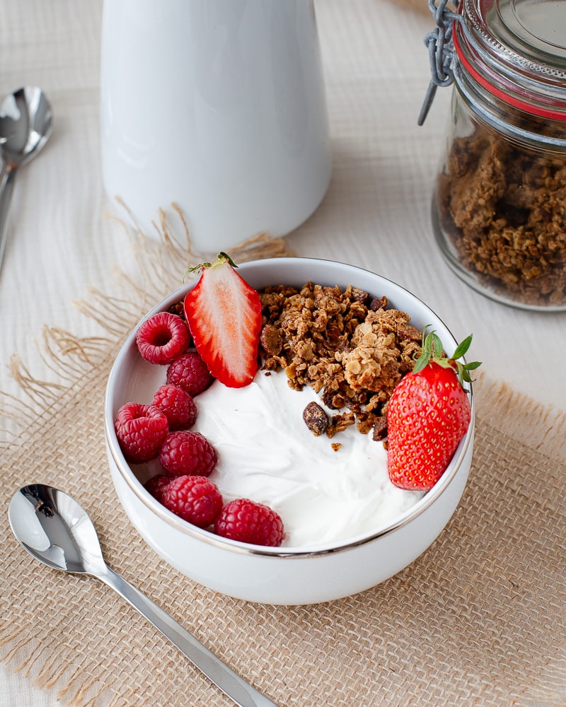 Ce Granola aux amandes express a conquit mon cœur en un rien de temps ! Il est simple et tellement bon !!