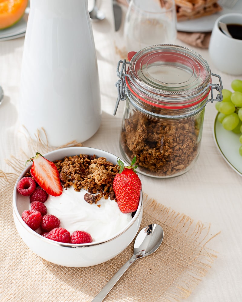 Ce Granola aux amandes express a conquit mon cœur en un rien de temps ! Il est simple et tellement bon !!