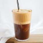 Vous êtes nostalgique du café frappé à la grecque dégustez pendant vos dernières vacances ! Voici comment le réaliser chez vous !