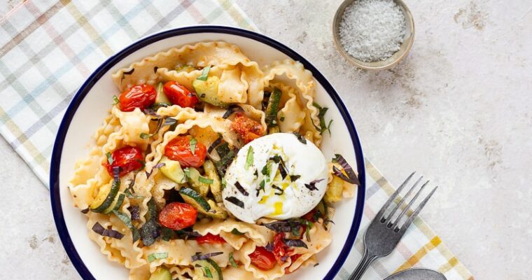 Pâtes aux tomates cerises ail et burrata