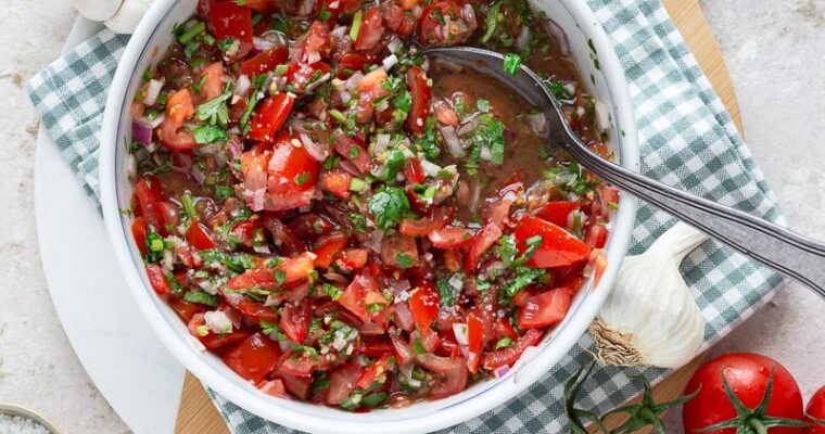 Salsa de tomates au gingembre et coriandre