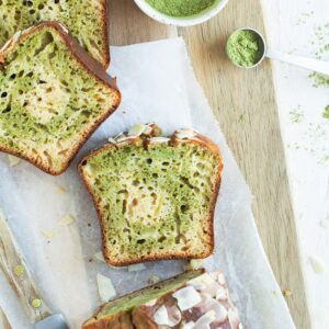 Ce cake Marbré au Matcha IG bas sans MG est idéal pour commencer la journée avec un petit-déjeuner sain et énergisant !