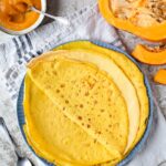 Ces Crêpes au Potimarron sont hyper moelleuses et parfaites pour démarrer l'automne ! A déguster sucrées ou salées !