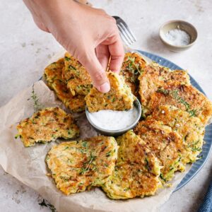Ces Galettes Boulgour Courgette Comté sont parfaites pour écouler les restes de boulgour ou tout autre féculent d'ailleurs !