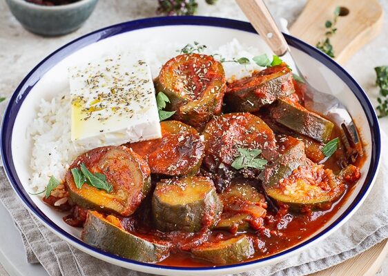 Courgettes à la sauce tomate à la grecque
