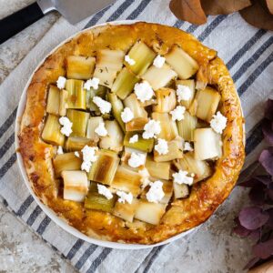 Cette Tarte tatin Chèvre et Poireaux est très simple à faire, avec un minimum de vaisselle ! Et ça, ça n'a pas de prix !