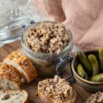 Tentés par des Rillettes vegan ? A base de pleurotes, lentilles et noix, la texture est ouf et je ne vous parle même pas du goût !