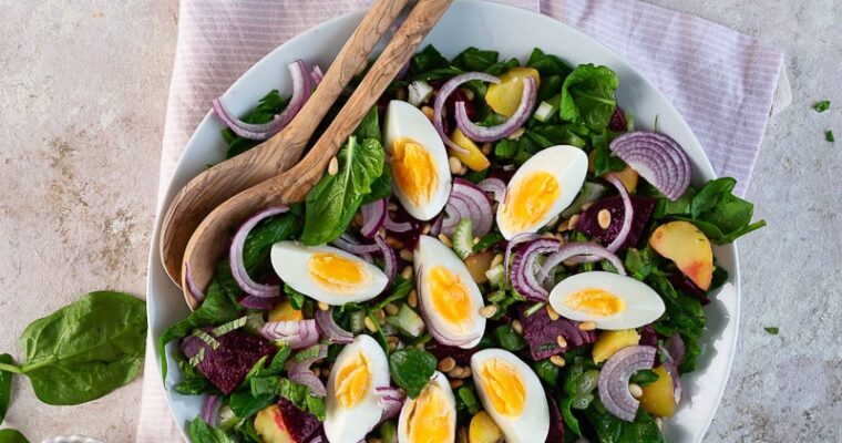 Salade d’épinards œufs et betterave