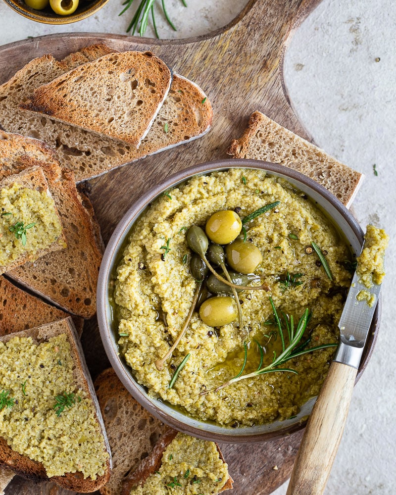 Faire sa Tapenade d’olives vertes vegan vous permet de contrôler sa composition et d'adapter son parfum en fonction de vos goûts !