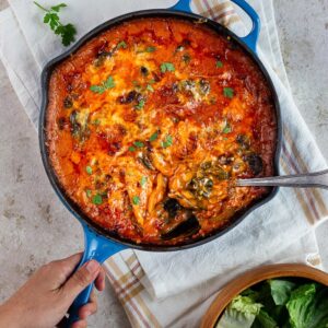 Une petite merveille ce Gratin de blettes au comté ! Idéal pour réchauffer les cœurs et les bidons des gourmands !