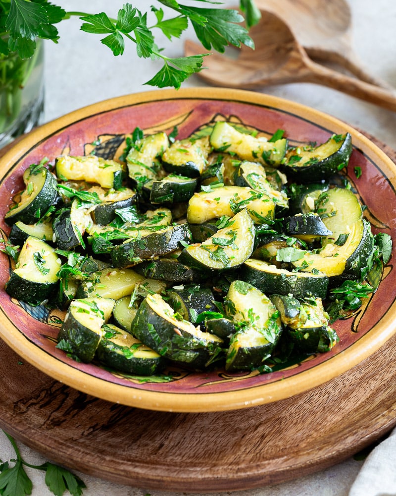 Ces Courgettes froides ail coriandre et cumin sont très fortement inspirée d'une recette d'origine marocaine !