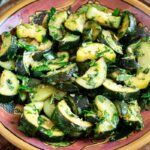 Ces Courgettes froides ail coriandre et cumin sont très fortement inspirée d'une recette d'origine marocaine !