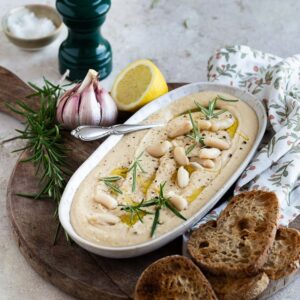 Pour changer un peu du houmous, je vous propose cette crème de haricots blancs au miso ! Elle est prête en 5min !