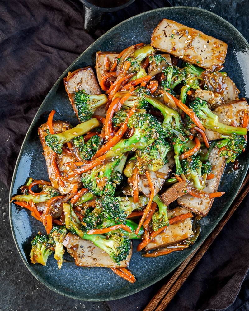 Brocoli croquant et tofu sauté à la mongole