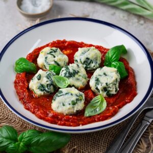 Voici une délicieuse façon, qui change un peu pour déguster vos blettes : les Boulettes de ricotta et blettes !
