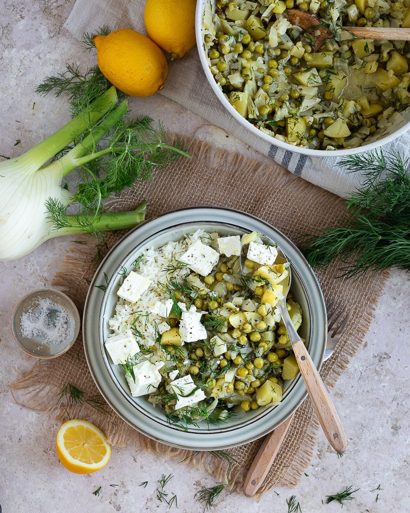 Cette recette de Fenouil et petits pois à l’aneth est un grand classique de ma cuisine familiale et surtout de la cuisine grecque !