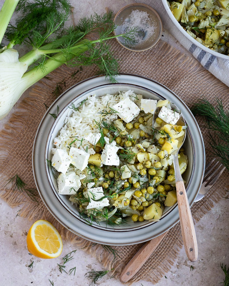 Cette recette de Fenouil et petits pois à l’aneth est un grand classique de ma cuisine familiale et surtout de la cuisine grecque !