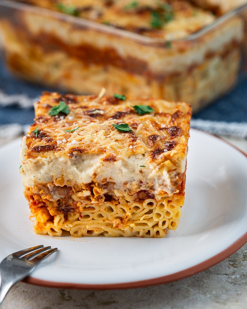 Voici comment préparer ce plat emblématique de la cuisine grecque, qu’est le Pastitio (gratin de pâtes grec).