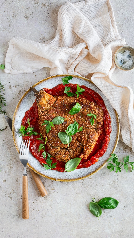 Allez là !! On se retrouve pour une belle recette d’Aubergine panée ! Vous n’avez pas idée comme le retour des aubergines me ravit !