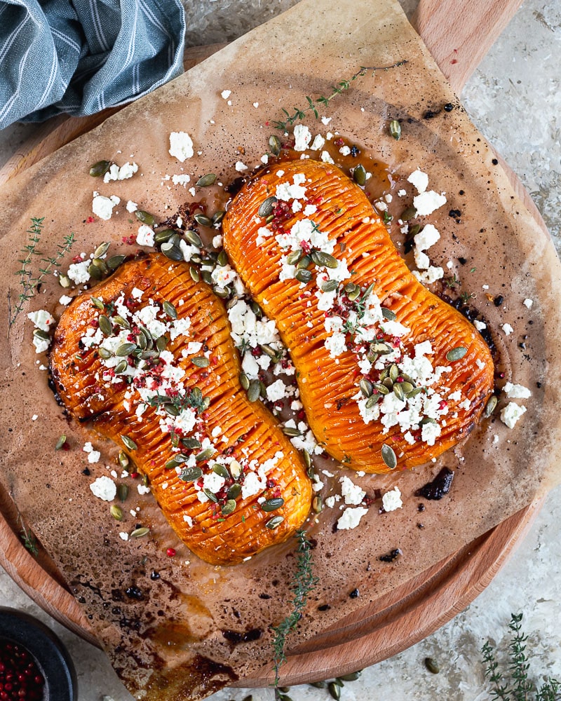 Cette Courge Butternut Hasselback à la Feta est une Explosion de Saveurs Automnales ! Et elle est si belle !