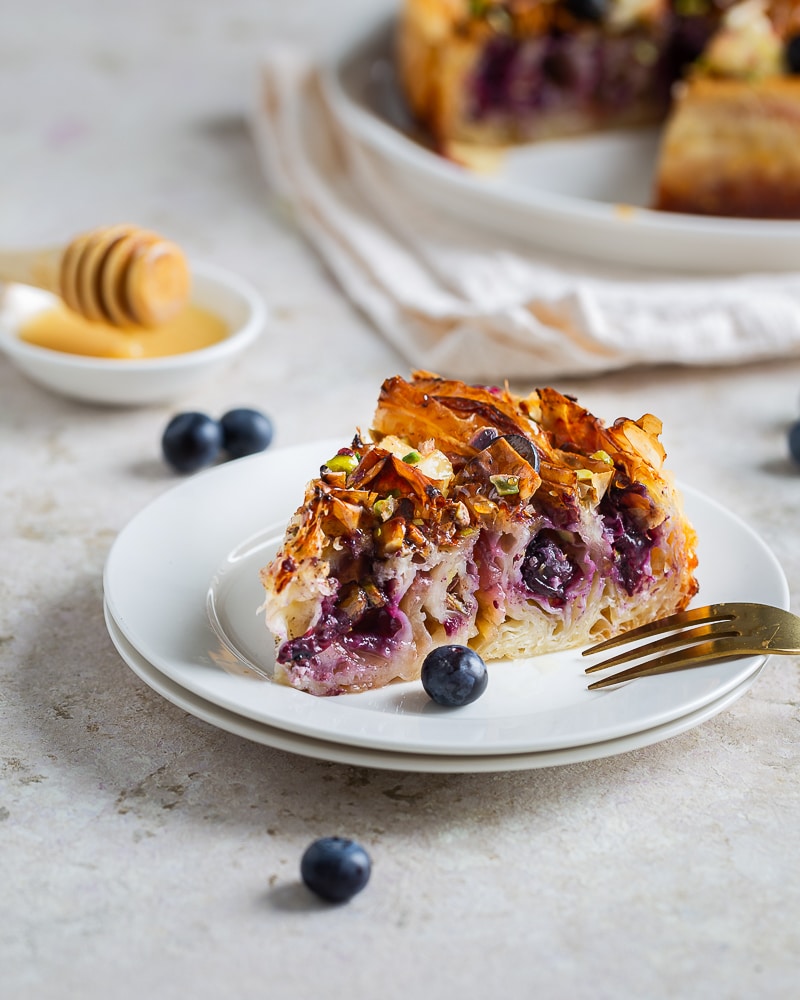 Voici le Crinkle cake nectarine myrtilles miel. C'est le gâteau déclinable à l'infini qui va ravir vos papilles !