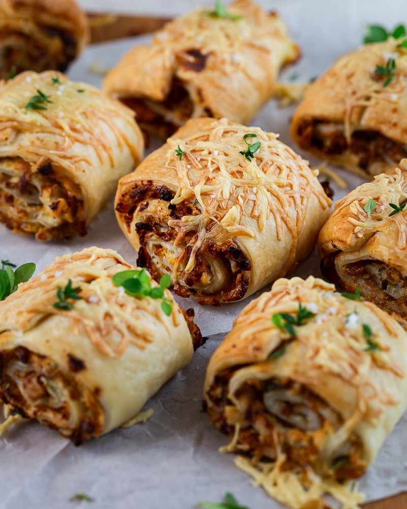 Ces Feuilletés aux oignons caramélisés à la bière sont une idée parfaitepour un apéro entre amis. Ou à déguster avec une bonne soupe !