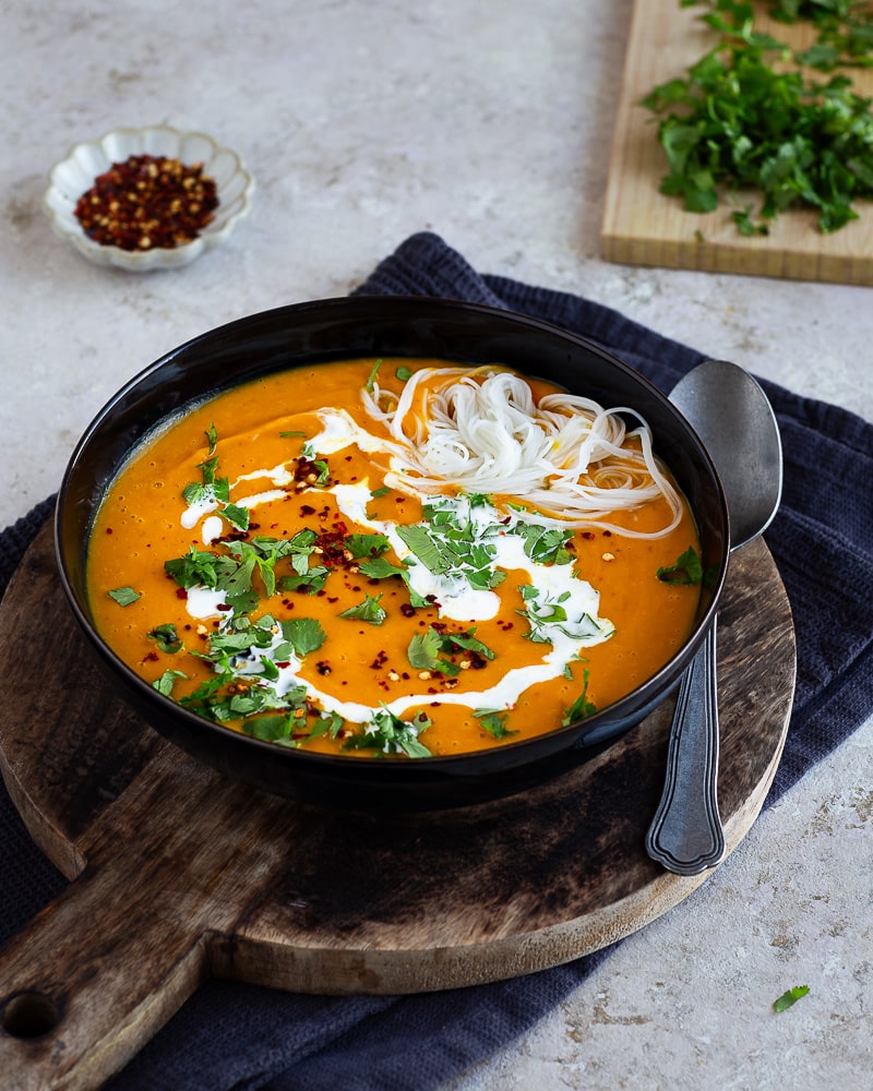 Ce velouté de potimarron aux saveurs thaï est la recette gourmande à découvrir cet automne ! Epicée, crémeuse et rassasiante ð¶️ð¥¥
