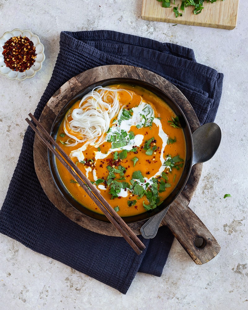 Ce velouté de potimarron aux saveurs thaï est la recette gourmande à découvrir cet automne ! Epicée, crémeuse et rassasiante ð¶️ð¥¥