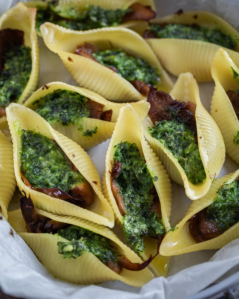 Ces escargots sans escargots, revisités avec des pleurotes et du beurre persillé maison, vont faire sensation pour les Fêtes !