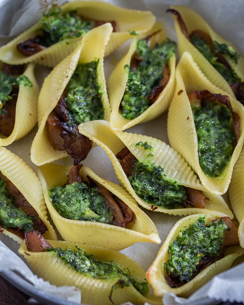 Ces escargots sans escargots, revisités avec des pleurotes et du beurre persillé maison, vont faire sensation pour les Fêtes !