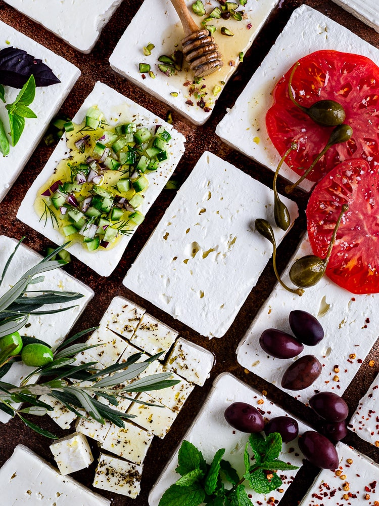 Après le succès incroyable de « Obsessions Végétales », vendu à plus de 15 000 exemplaires en un an, je suis ravie de vous présenter mon nouveau projet : « Obsession Feta ». Ce livre est une véritable déclaration d’amour à un ingrédient qui m’accompagne depuis toujours et qui est, en quelque sorte, le sel de ma vie : la feta. ð¿