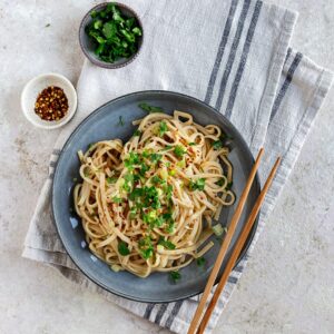 Try this quick and easy miso peanut noodle recipe! A flavorful, balanced meal ready in minutes, perfect for a fast and delicious dinner. Add seasonal veggies for extra freshness! ð✨