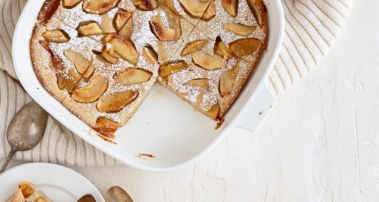 Clafoutis pommes caramélisées et lait de coco : une douceur réconfortante