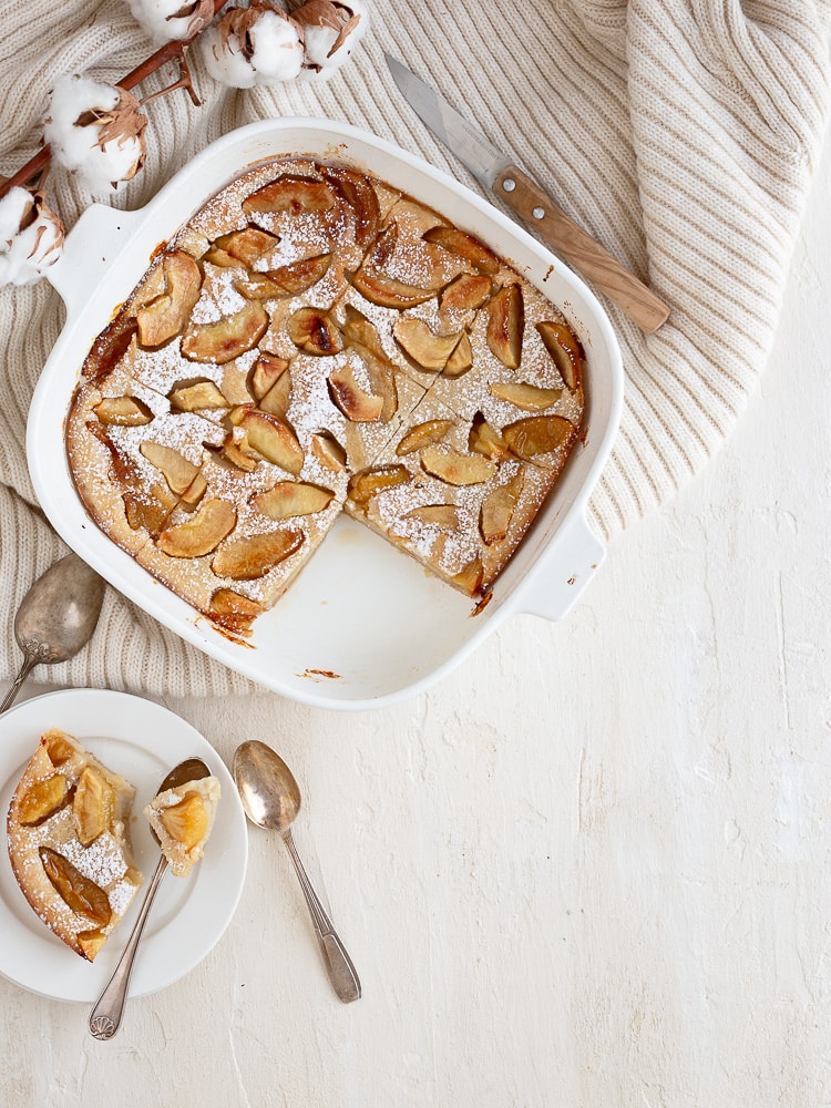 Clafoutis pommes caramélisées et lait de coco : une douceur réconfortante