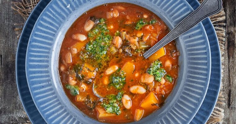 Soupe de butternut et haricots blancs, picada de noix : la soupe cocooning qui a du caractère