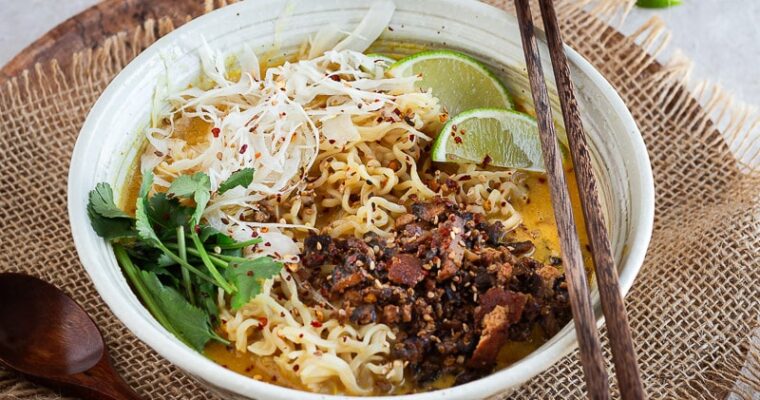 Soupe au curry rouge et cacahuète : des saveurs qui nous rappellent la Thaïlande
