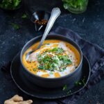 Découvrez ce velouté de carottes coco et gingembre, simple, doux et parfait pour les soirées de flemme. Facile à préparer, il se congèle bien
