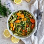 Carottes et fèves à la polita : recette grecque végétarienne au citron et à l’aneth. Simple, économique et idéal pour le batch cooking.