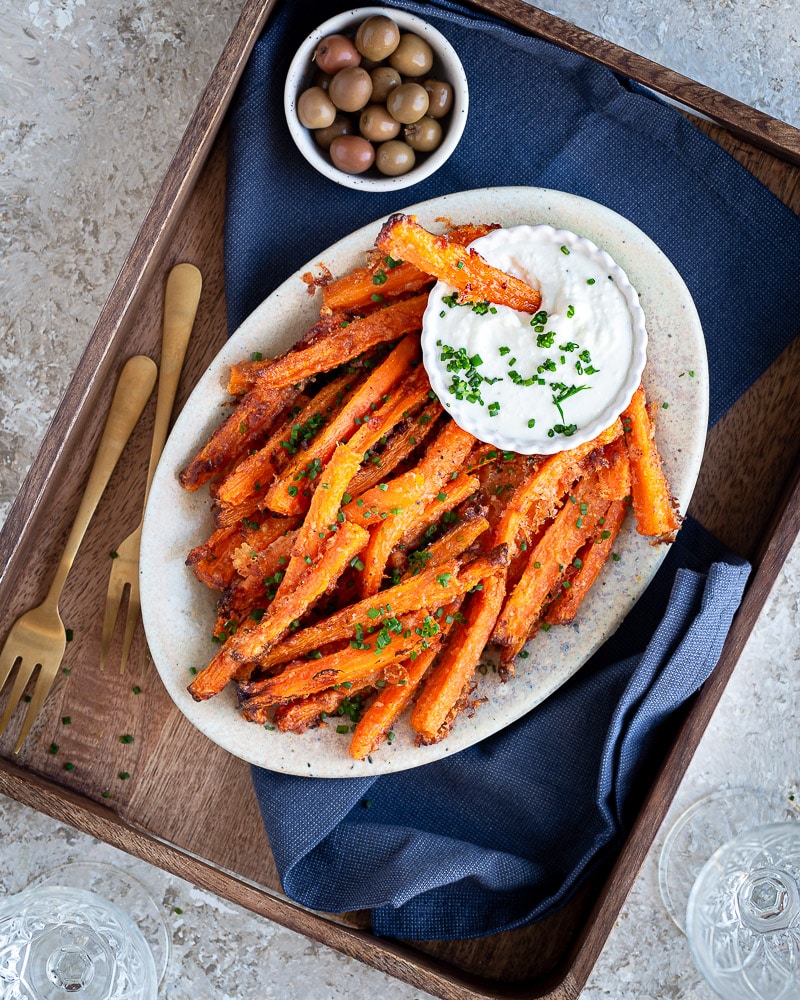 Frites de carotte au parmesan : la recette express qui croustille