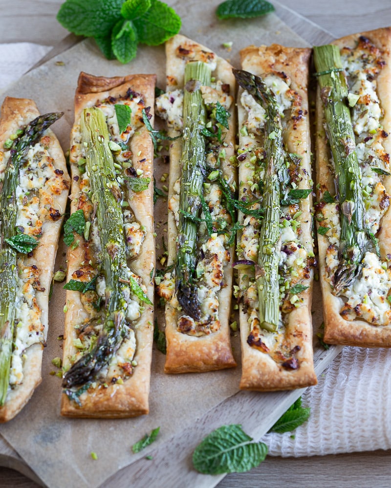 Tartelettes asperges, feta, menthe & pistaches : simples, express et pleines de goût