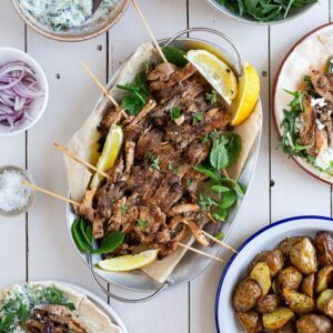 Brochettes de pleurotes à la plancha : une recette rapide et fun pour un BBQ 100 % vegan plein de caractères et zéro ennui !