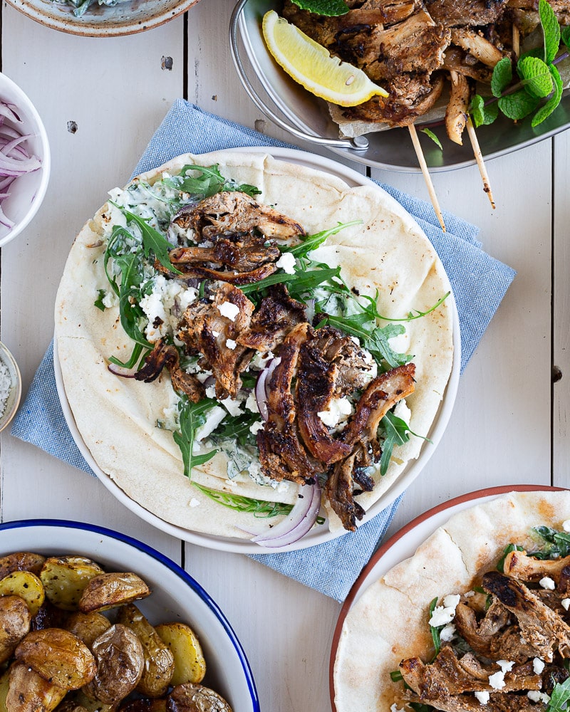 Brochettes de pleurotes à la plancha : une recette rapide et fun pour un BBQ 100 % vegan plein de caractères et zéro ennui !